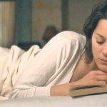 „Z innego świata” – popisowa rola Marion Cotillard w ekranizacji powieści „Ból kamieni” Mileny Agus od dziś w kinach!