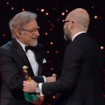 Powieściopisarz nagrodzony za debiut reżyserski! Donato Carrisi odebrał z rąk Spielberga nagrodę Włoskiej Akademii Filmowej