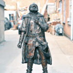 W Wielkiej Brytanii odsłonięto pomnik Jana Kochanowskiego. Rzeźba stanęła na terenie posiadłości rodzinnej żony Williama Szekspira