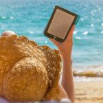 Jaki czytnik e-booków na wakacje? Zobacz, który model wybrać!