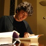 Neil Gaiman skończy z podpisywaniem książek?