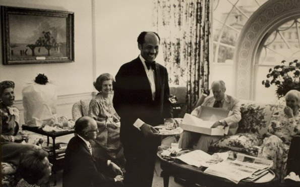 Eugene Allen usługujący na przyjęciu urodzinowym prezydenta Geralda Forda.