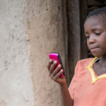 Raport UNESCO: smartfony przyczyniają się do wzrostu czytelnictwa w krajach Trzeciego Świata