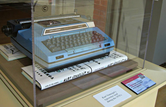 Kurt Vonnegut - używana przez pisarza w latach 70. Smith-Corona Coronamatic 2200.