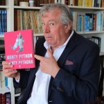Monty Python odsłonięty ? do księgarń trafiła oficjalna autobiografia najważniejszej trupy komediowej naszych czasów