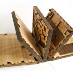 Codex Silenda ? drewniana księga, którą możesz czytać dalej jedynie po rozwiązaniu skomplikowanych łamigłówek