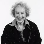 Margaret Atwood nie otrzymuje żadnych zysków z serialu „Opowieść podręcznej”. Wyjaśnia, dlaczego