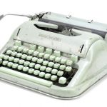 Maszyna, na której Sylvia Plath napisała „Szklany klosz”, zostanie wystawiona na sprzedaż