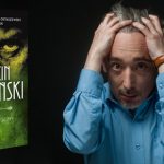 Pasja i upór – wywiad z Marcinem Wrońskim, twórcą serii kryminałów retro o Zydze Maciejewskim