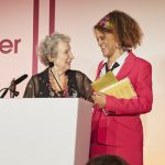 Jury łamie regulamin i przyznaje Nagrodę Bookera dwóm autorkom! Laureatkami Margaret Atwood i Bernardine Evaristo