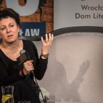 Olga Tokarczuk powołuje fundację wspierającą pisarzy, tłumaczy i badaczy literatury. Wrocław udostępnił na siedzibę willę Karpowiczów