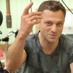Grzegorz Damięcki czyta w radiowej Dwójce biografię Tyrmanda
