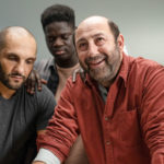 „Komedianci debiutanci”, historia więźniów wystawiających „Czekając na Godota”, z nową datą premiery. Film w kinach od 8 października
