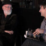 Twórca „Świata Dysku” szuka „gosposi ze wsi”. Fragment biografii „Terry Pratchett. Życie z przypisami” Roba Wilkinsa